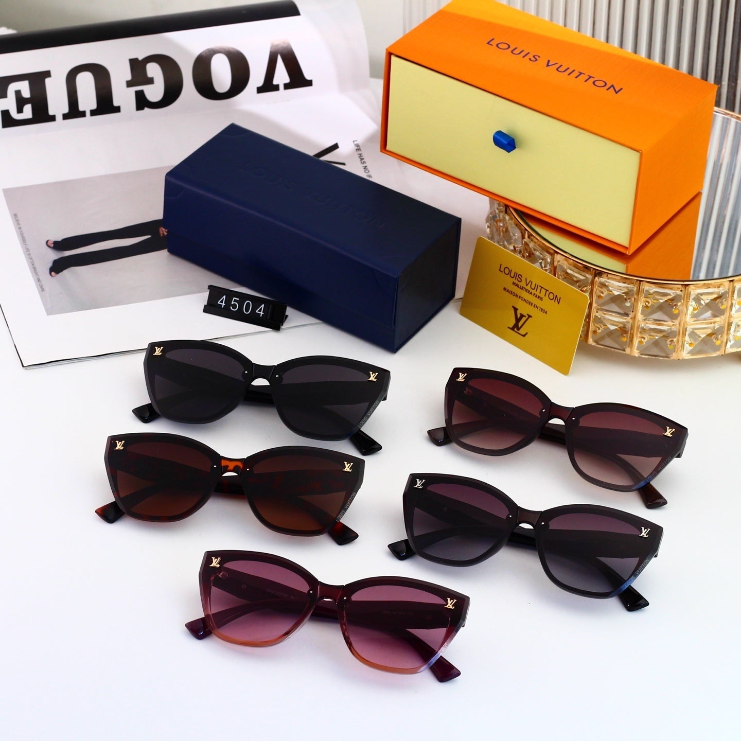 Cat-Eye Sunglasses with Side Metal Logo 4504