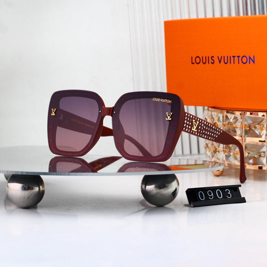 Sunglasses with Diamond-Embedded Temples 0903