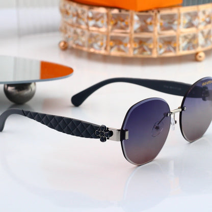 Rimless Sunglasses with Clover Detail (Model 3533)