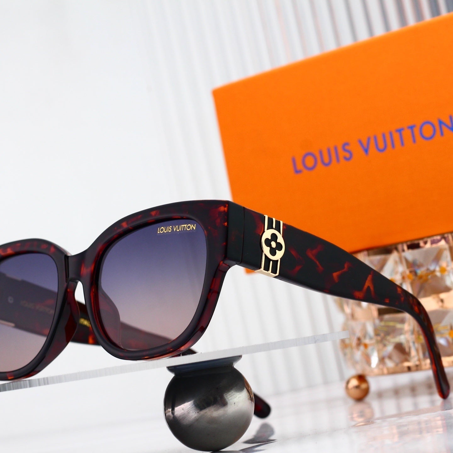 Oversized Sunglasses with Metal Side Detail (Model 6115)