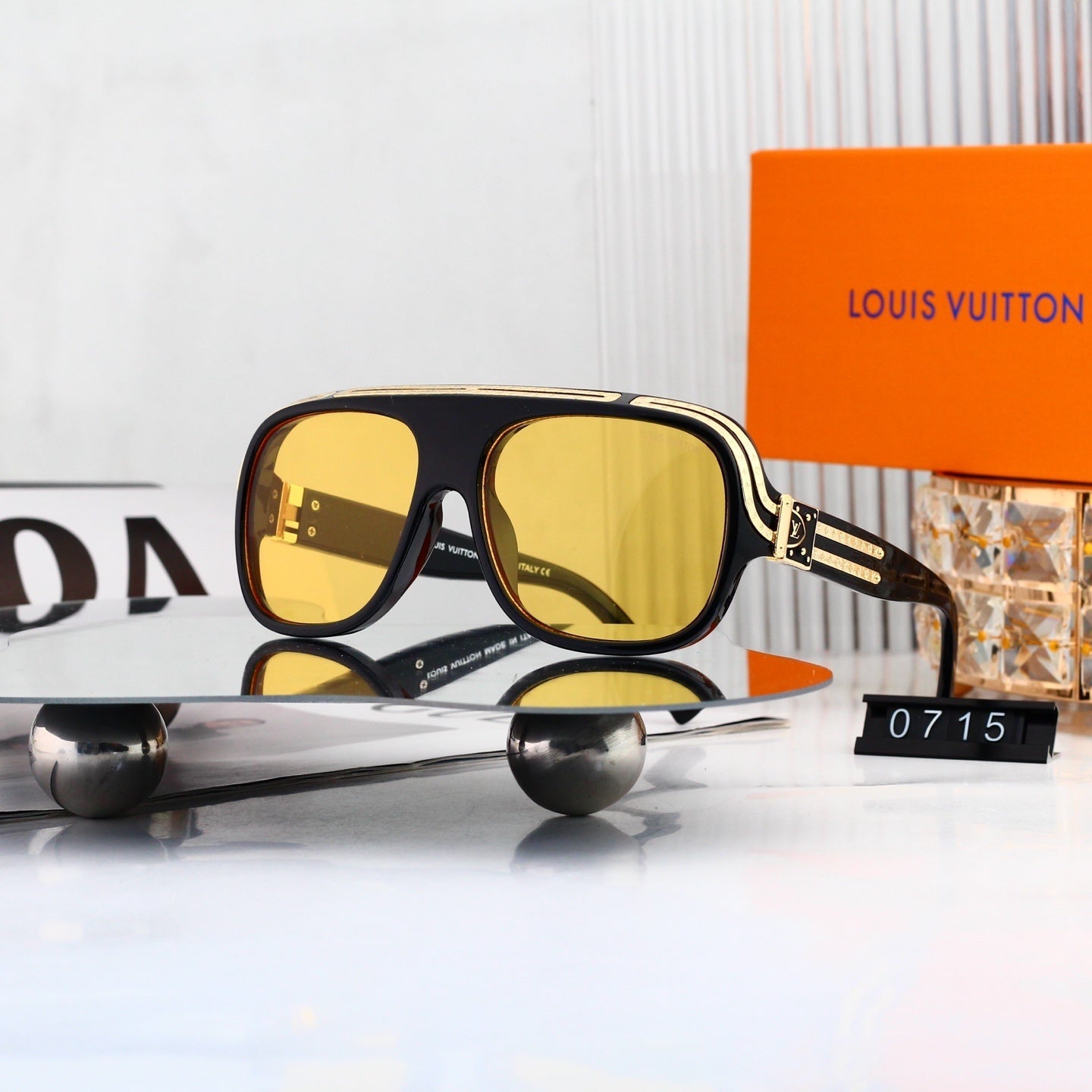 Retro Oversized Frame Sunglasses with Metal Accents 0715