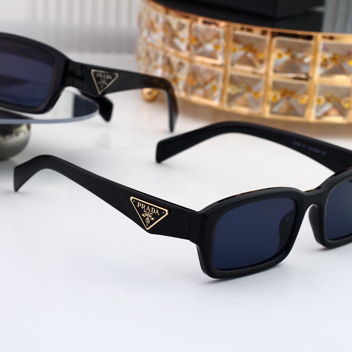 Trendy Metal Frame Polygon Logo Sunglasses 3336