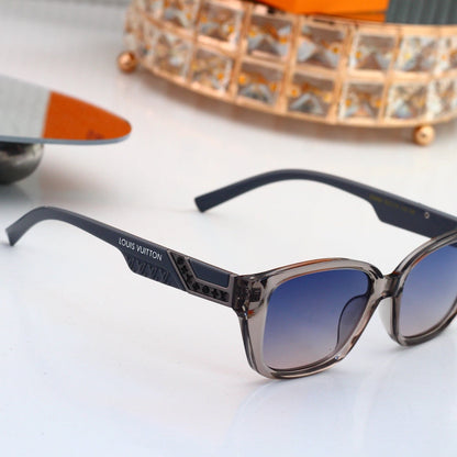 V-Logo Oversized Sunglasses (Model 3894)