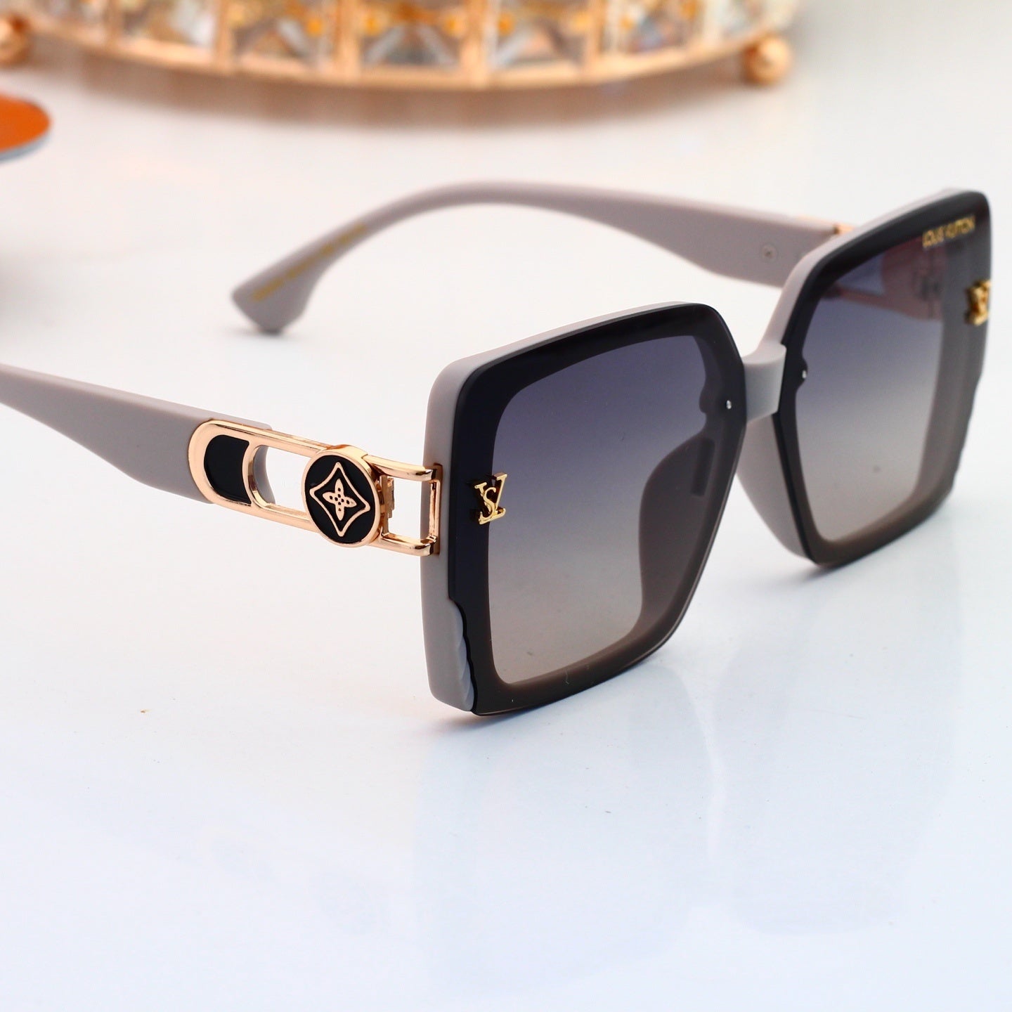 Oversized Sunglasses with Hollow Metal Logo 4046