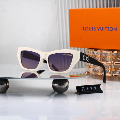 Square Sunglasses with Bow Detail (Model 6111)