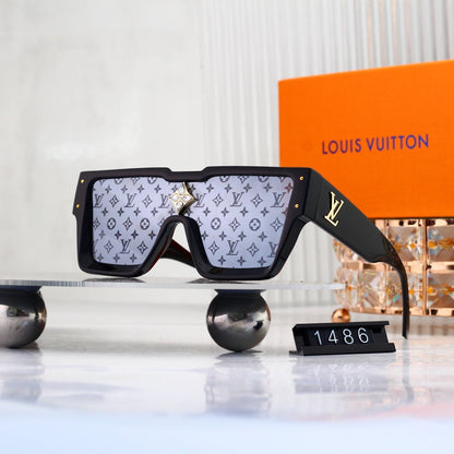 Monogram Oversized Sunglasses with Star Diamond Detail (Model 1486)