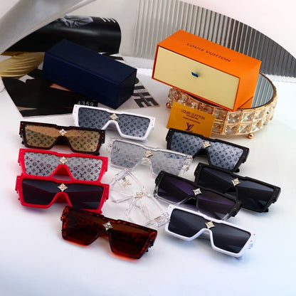 Monogram Oversized Sunglasses with Star Diamond Detail (Model 1486)