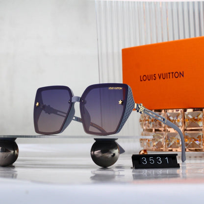 Oversized Sunglasses with Star Diamond Detail (Model 3531)