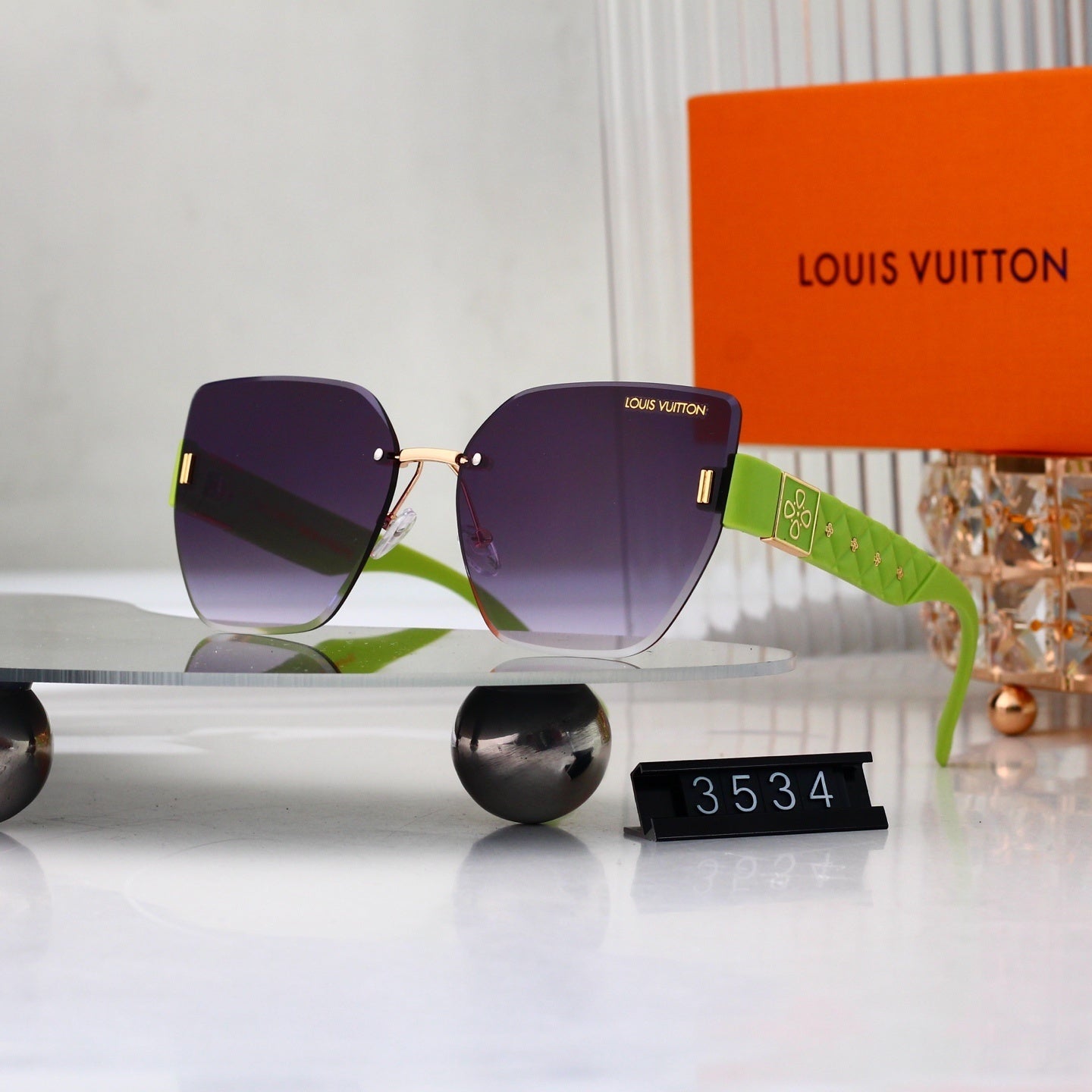 Diamond Star Rimless Sunglasses with Clover Detail (Model 3534)