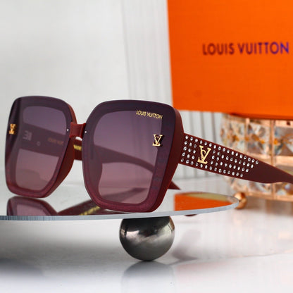 Sunglasses with Diamond-Embedded Temples 0903
