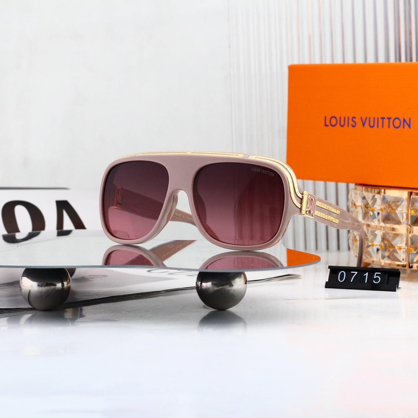 Retro Oversized Frame Sunglasses with Metal Accents 0715
