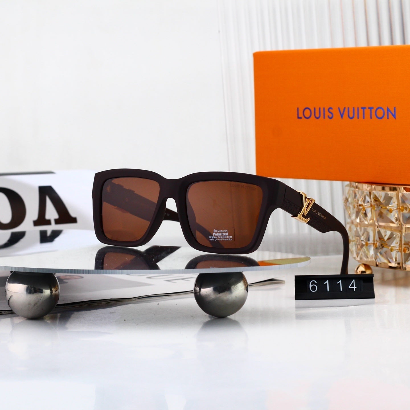 Square Frame Sunglasses with Side Metal Logo  6114