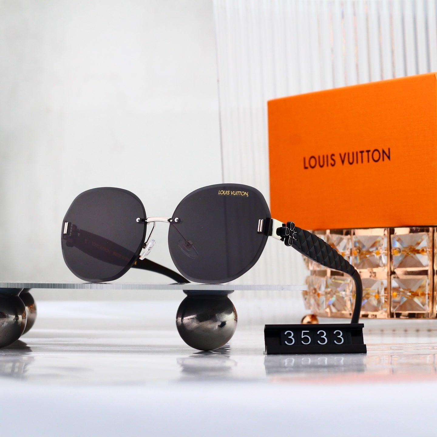 Rimless Sunglasses with Clover Detail (Model 3533)