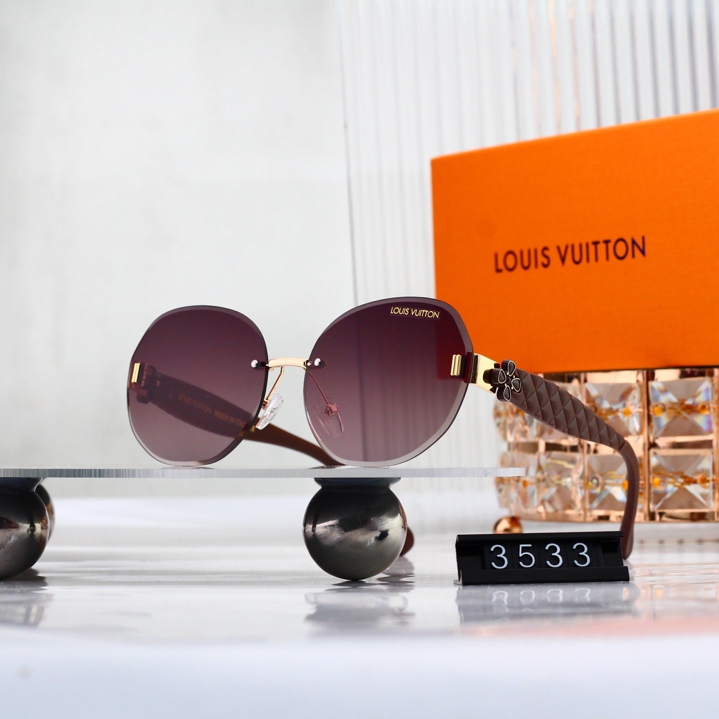 Rimless Sunglasses with Clover Detail (Model 3533)