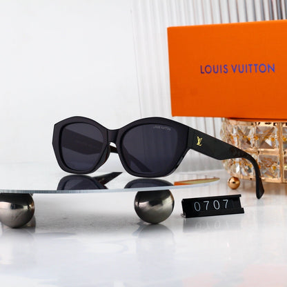 Irregular Square Frame Sunglasses with Side Metal Logo  0707