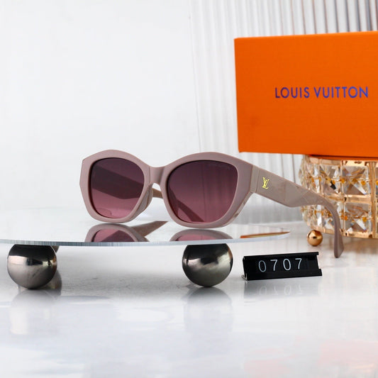 Irregular Square Frame Sunglasses with Side Metal Logo  0707
