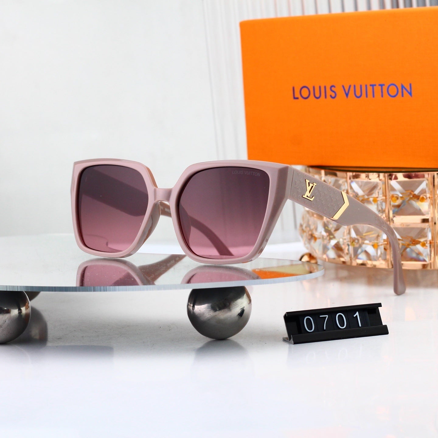 V-Logo Oversized Sunglasses (Model 0701)