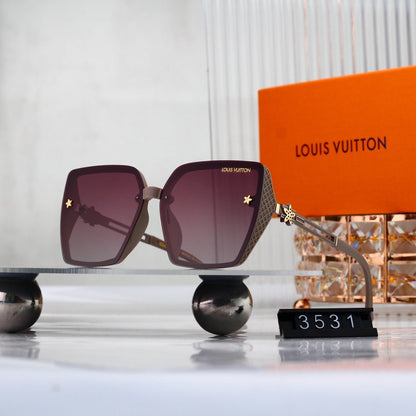 Oversized Sunglasses with Star Diamond Detail (Model 3531)