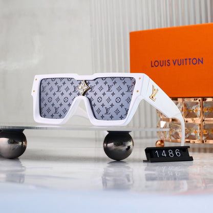 Monogram Oversized Sunglasses with Star Diamond Detail (Model 1486)