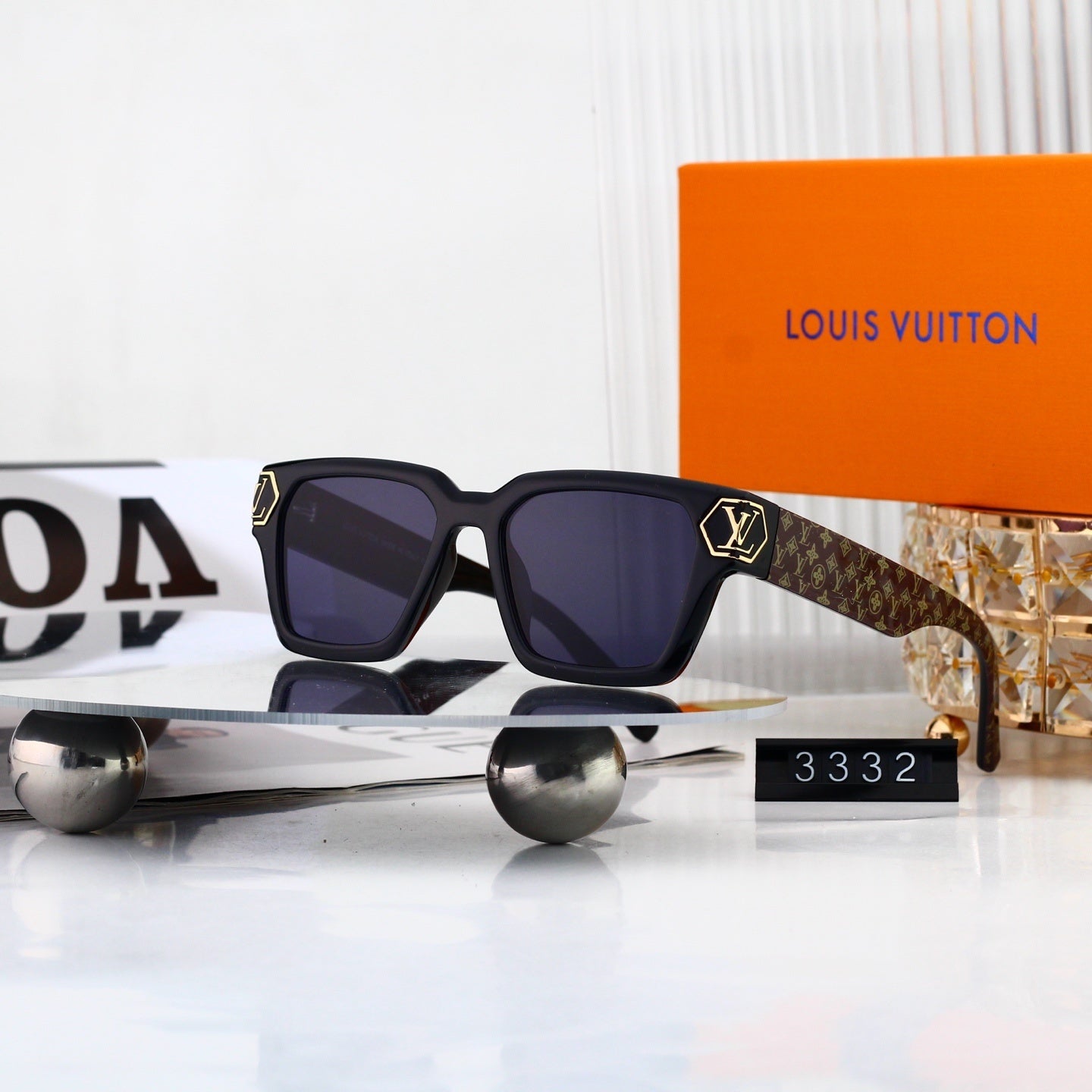 Square Frame Sunglasses with Monogram Temples and Metal Logo 3332
