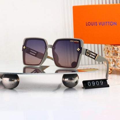 Oversized Sunglasses with Hollow Temples 0909
