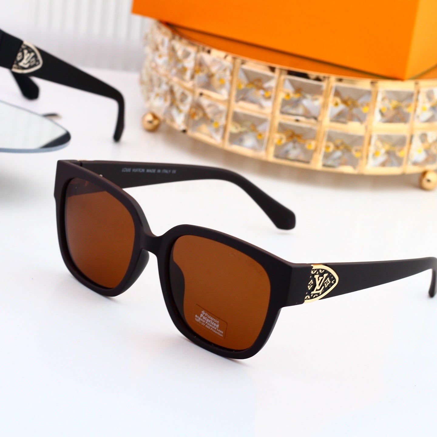Square Frame Sunglasses with Metal Accent 6118