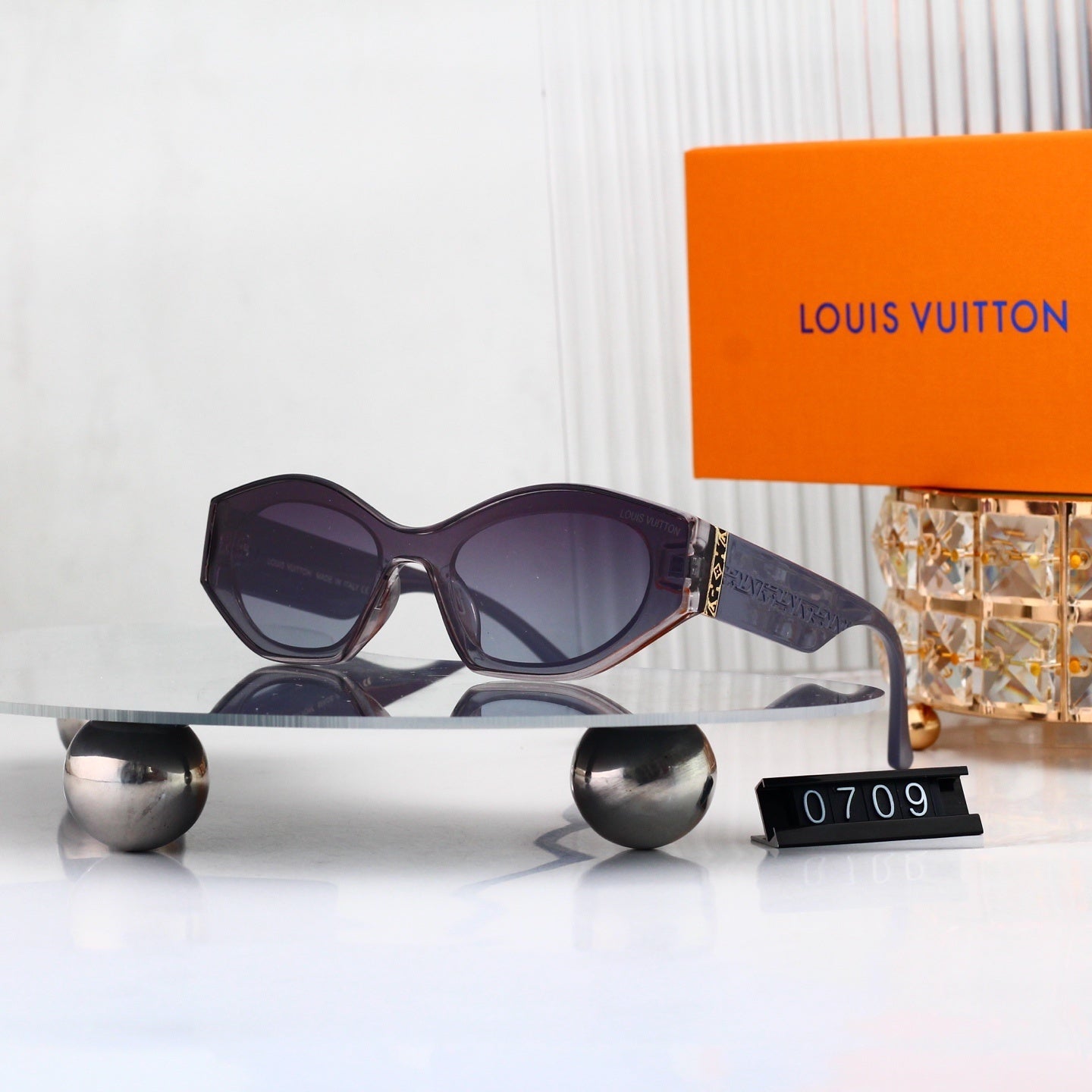 Irregular Cat-Eye Sunglasses with Monogram Details  0709
