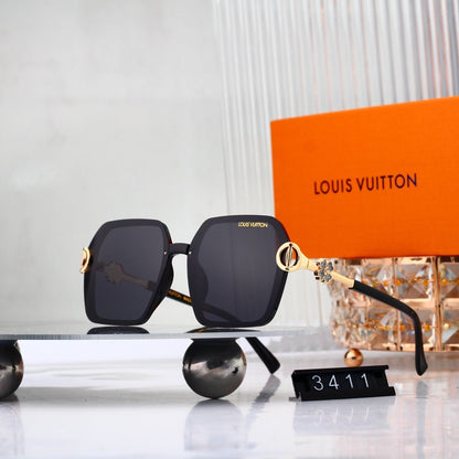 Blooming Whispers Oversized Sunglasses with Clover Detail (Model 3411)
