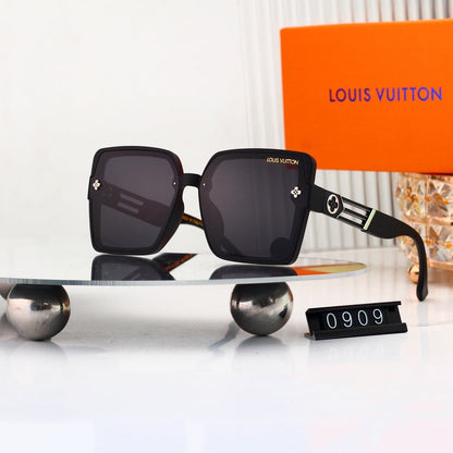 Oversized Sunglasses with Hollow Temples 0909
