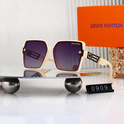 Oversized Sunglasses with Hollow Temples 0909