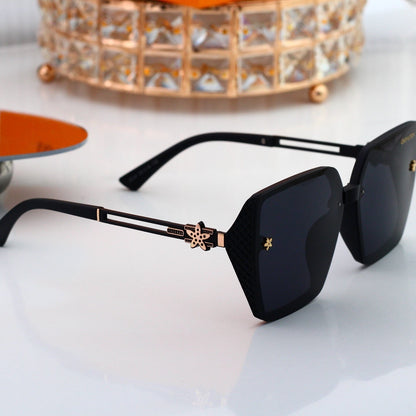 Oversized Sunglasses with Star Diamond Detail (Model 3531)