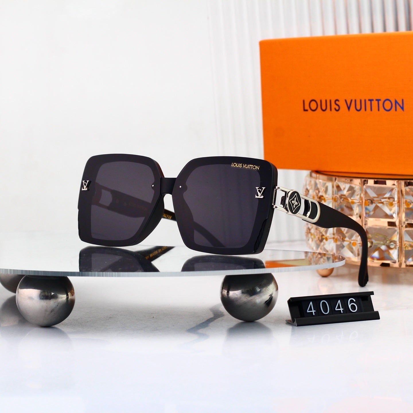 Oversized Sunglasses with Hollow Metal Logo 4046