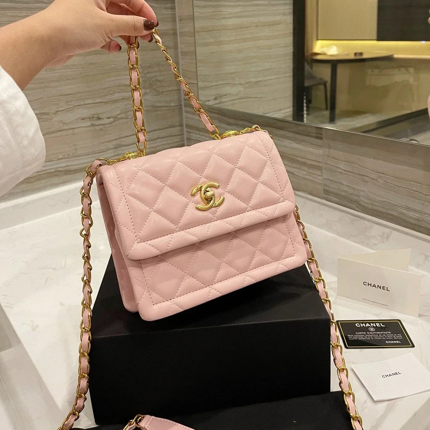 Hand messenger bag