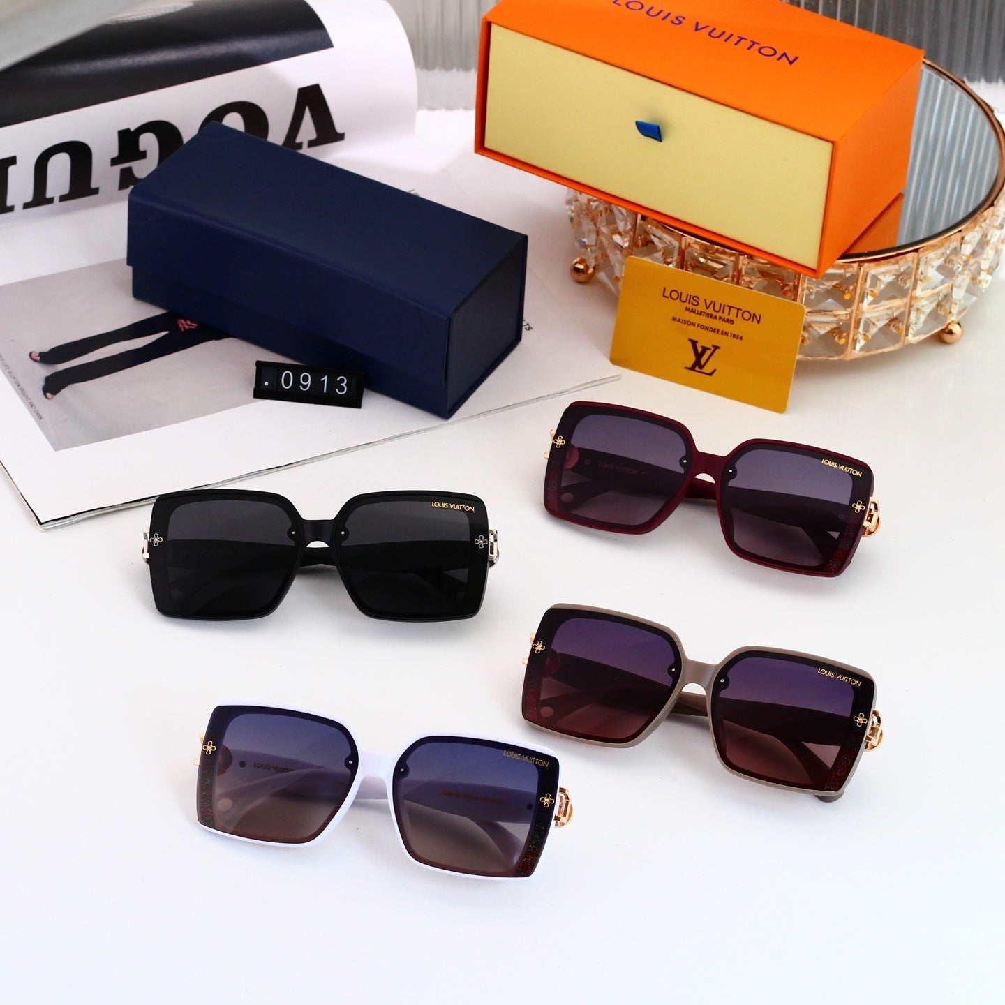 Oversized Sunglasses with Patterned Temples  0913