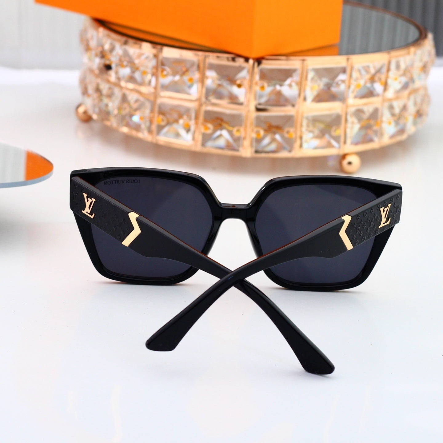 V-Logo Oversized Sunglasses (Model 0701)