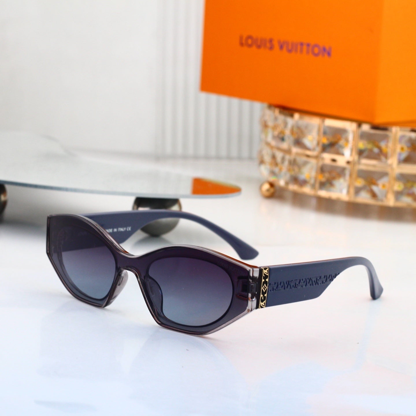 Irregular Cat-Eye Sunglasses with Monogram Details  0709