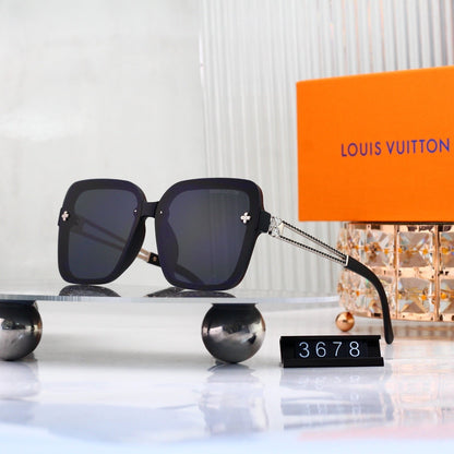Oversized Sunglasses with Clover Detail (Model 3678)