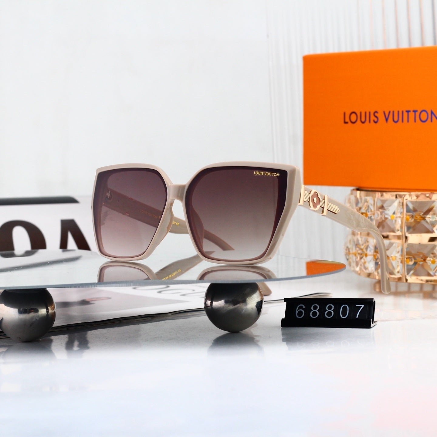 Minimalist Oversized Metal Decorated Sunglasses 68807