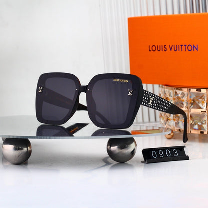 Sunglasses with Diamond-Embedded Temples 0903