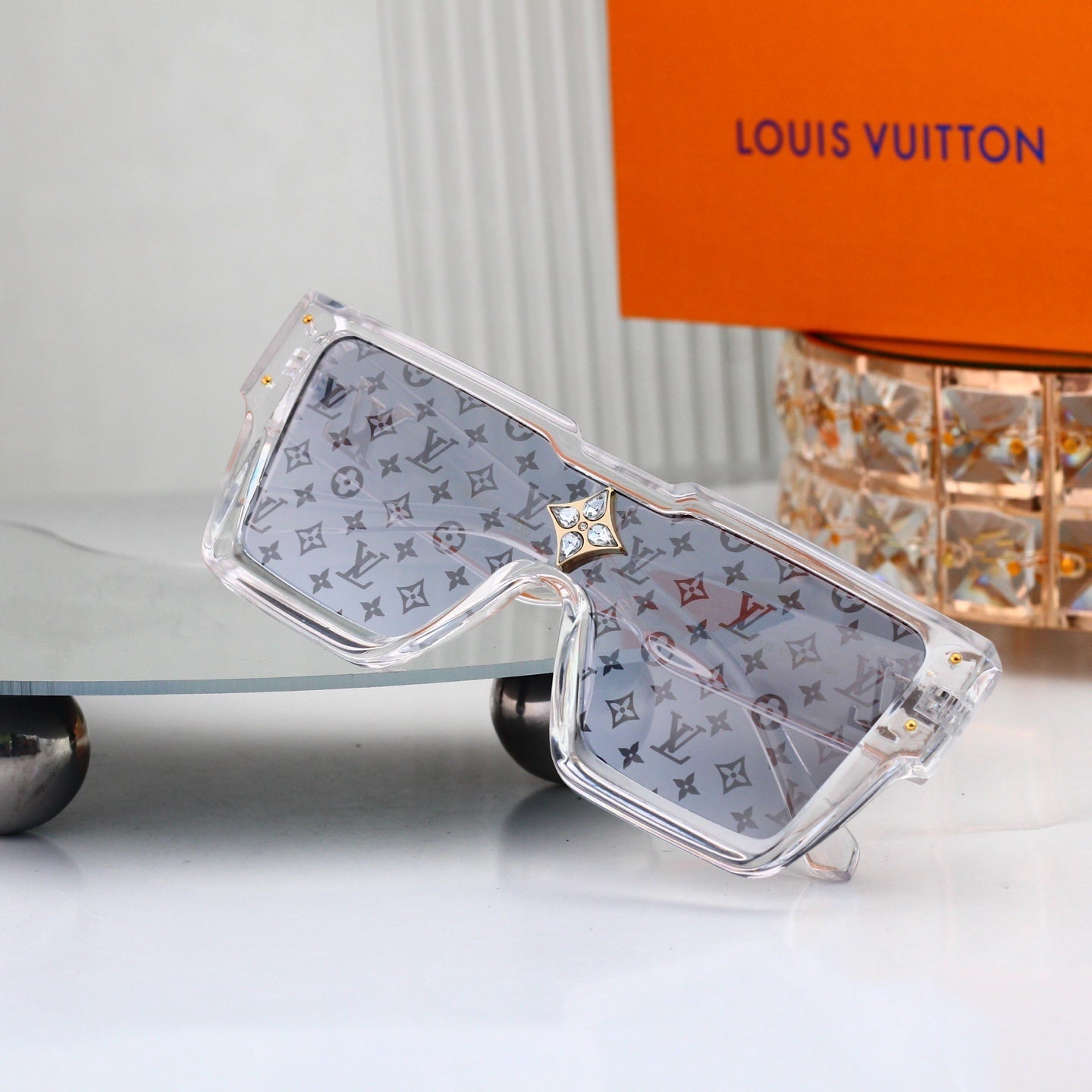 Monogram Oversized Sunglasses with Star Diamond Detail (Model 1486)