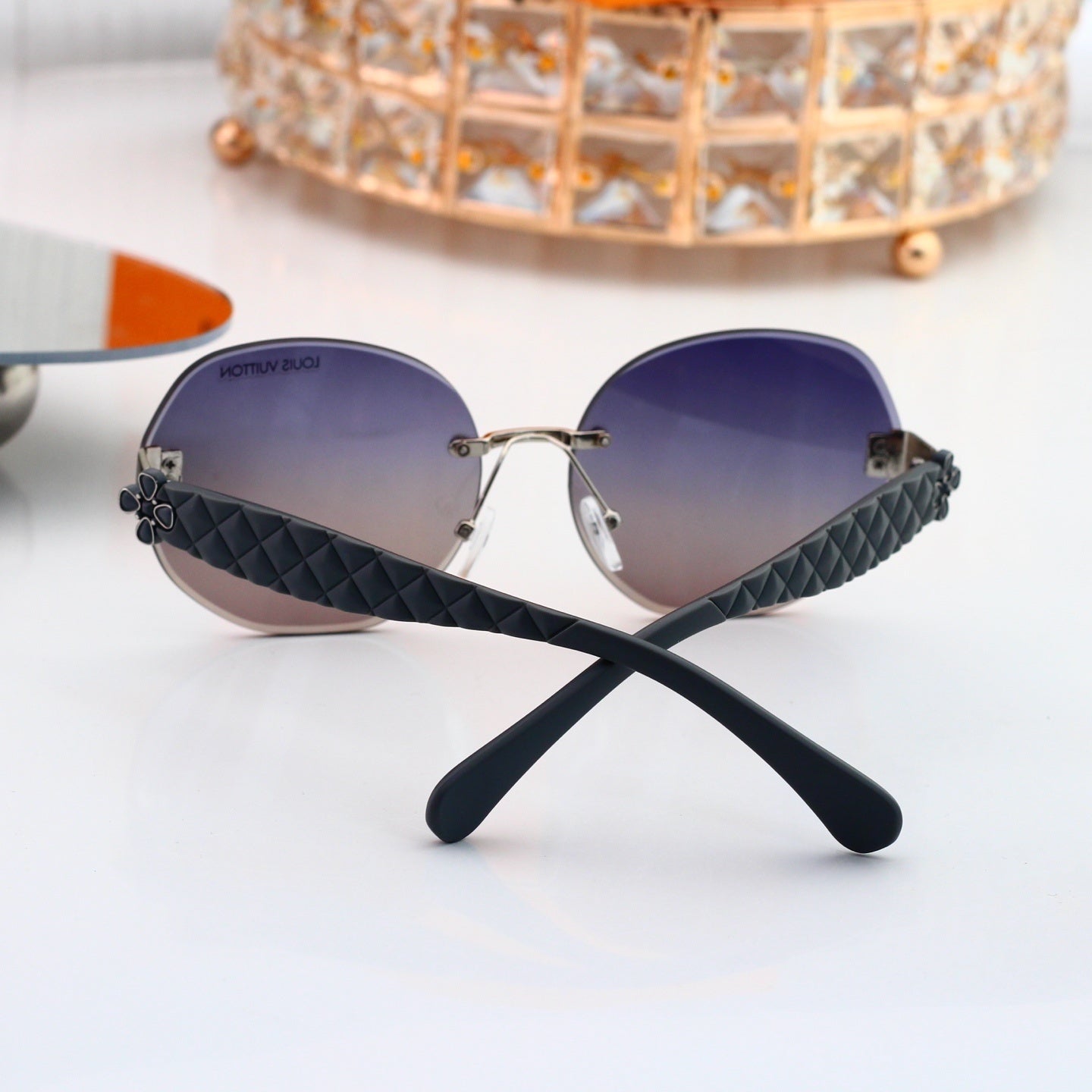 Rimless Sunglasses with Clover Detail (Model 3533)