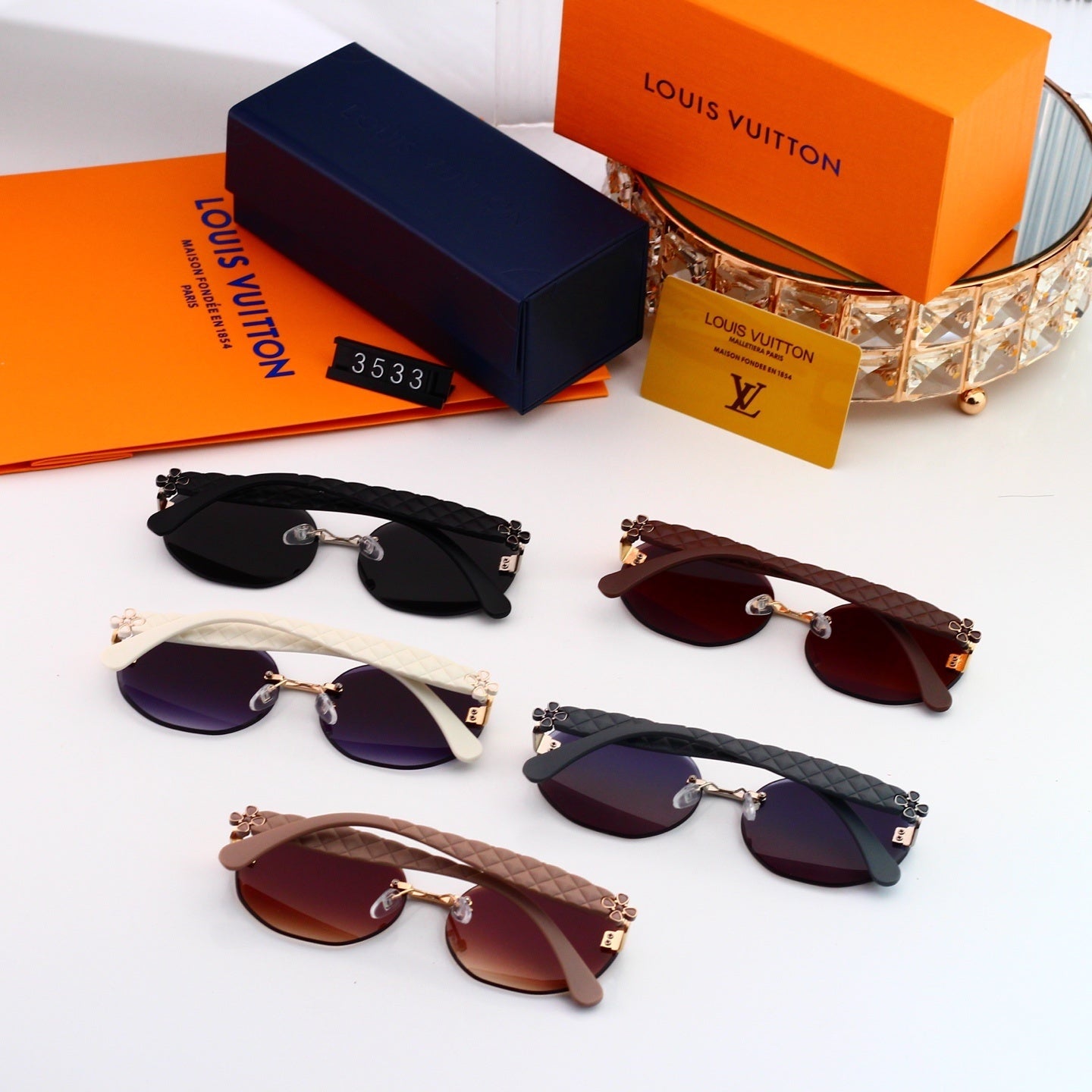 Rimless Sunglasses with Clover Detail (Model 3533)