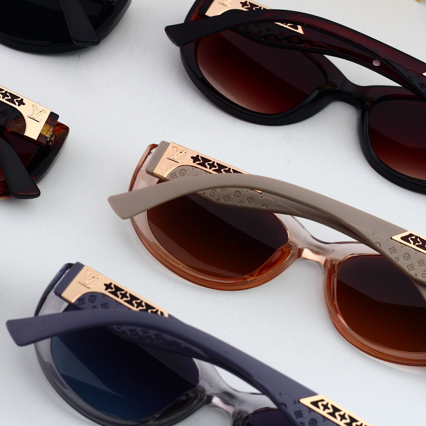 Cat-Eye Sunglasses with Side Metal Pattern 0714