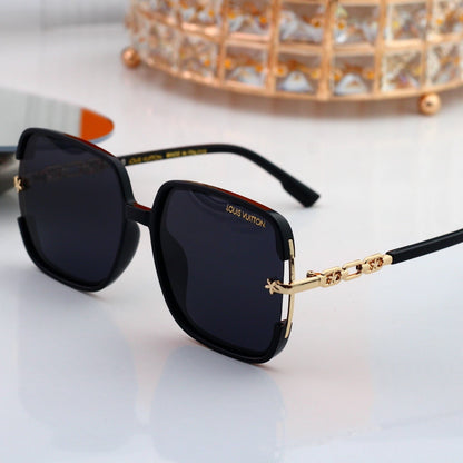 Oversized Sunglasses with Metal Chain Detail (Model 3518)