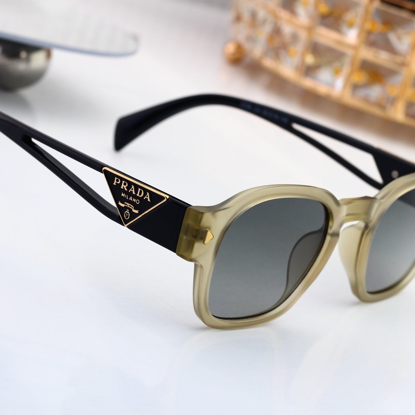 Polarized Sunglasses Personality Rivet Small Round Frame Sunglasses  3337