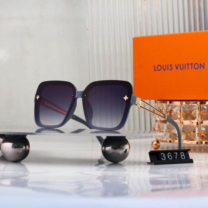 Oversized Sunglasses with Clover Detail (Model 3678)