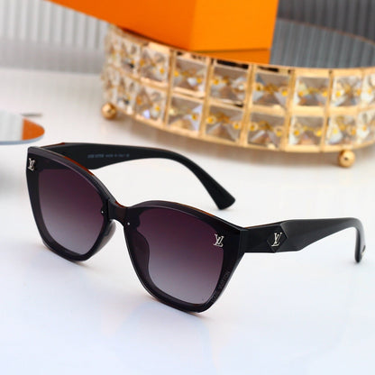 Cat-Eye Sunglasses with Side Metal Logo  4504