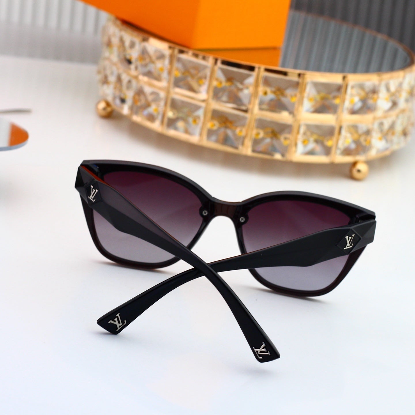 Cat-Eye Sunglasses with Side Metal Logo  4504