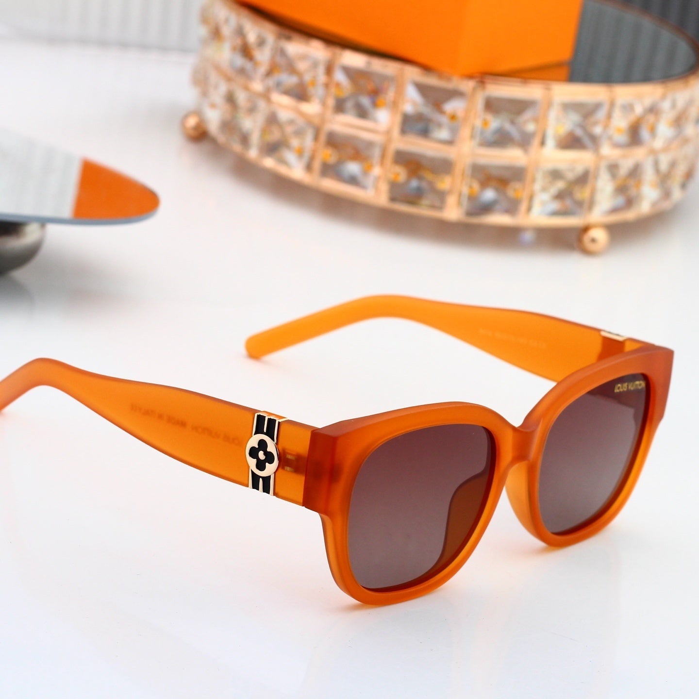 Oversized Sunglasses with Metal Side Detail (Model 6115)