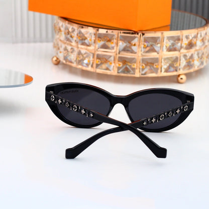 Cat Eye Sunglasses with Chain Temples (Model 6113)